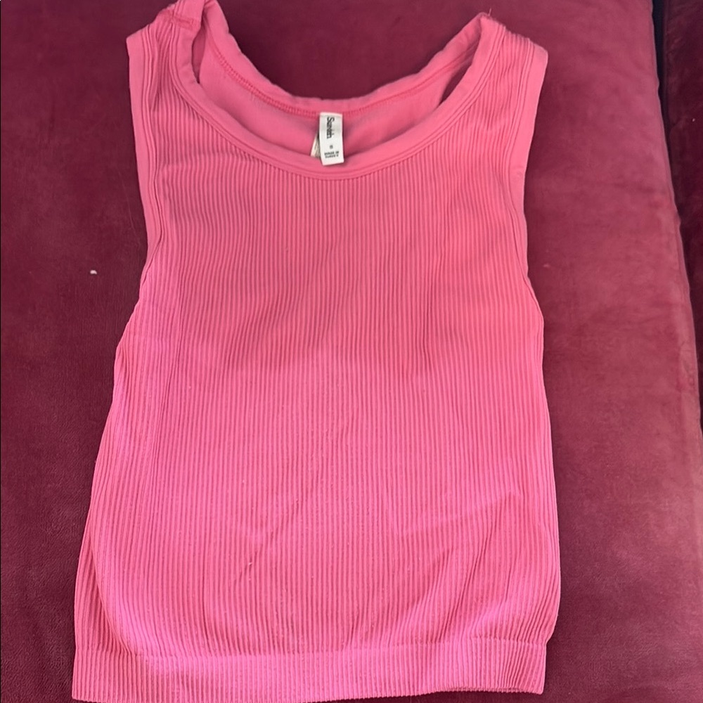 Aritzia Vibrant Pink Ribbed Tank Top